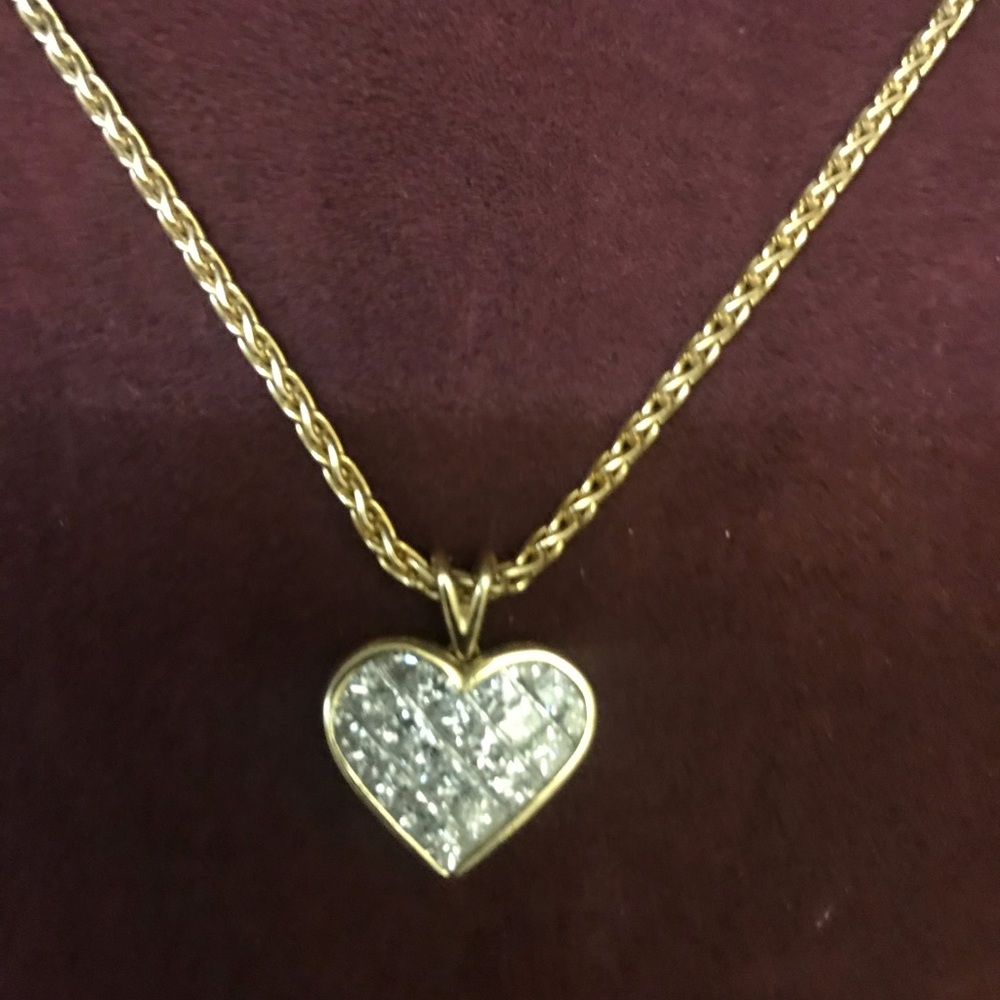 Mayors beautiful diamond heart pendant necklace ❣️